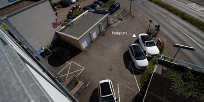 Monteurwohnung - Parkplatz: kostenlose Parkplätze in der Straße - PLZ 51143 (Deutschland) - Parkplatz, HomeRent Unterkunft in Bergisch Gladbach - HomeRent in Bergisch Gladbach