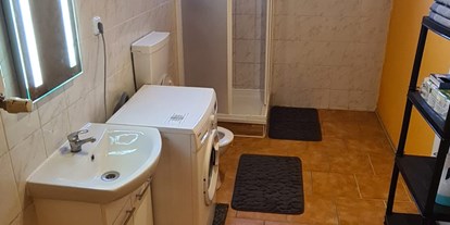 Monteurwohnung - Waschmaschine - Niemberg - die 3 Raumwohnung mit Wohnzimmer - Monteurwohnung für 1 bis 11 Personen 