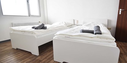 Monteurwohnung - Bettwäsche: Bettwäsche inklusive - PLZ 47800 (Deutschland) - Schlafzimmer, HomeRent Unterkunft in Duisburg - HomeRent in Duisburg