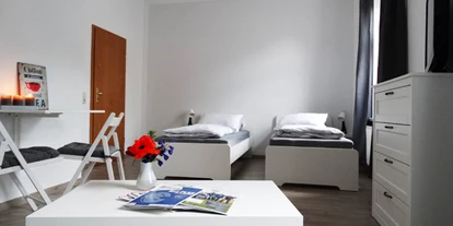 Monteurwohnung - Bettwäsche: Bettwäsche inklusive - Dennheritz - Schlafzimmer, HomeRent Unterkunft in Zwickau - HomeRent in Zwickau