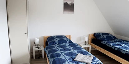 Monteurwohnung - Bettwäsche: Bettwäsche inklusive - Wuppertal Ronsdorf - Schlafzimmer, HomeRent Unterkunft in Remscheid  - HomeRent in Remscheid