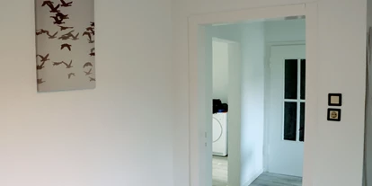 Monteurwohnung - Zimmertyp: Doppelzimmer - PLZ 42651 (Deutschland) - Flur, HomeRent Unterkunft in Remscheid  - HomeRent in Remscheid