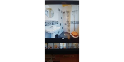 Monteurwohnung - Zimmertyp: Doppelzimmer - Dallgow-Döberitz - Gäste WC mit begehbarer Dusche - Haus Otto