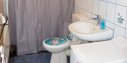 Monteurwohnung - Badezimmer: eigenes Bad - PLZ 44789 (Deutschland) - Badezimmer, HomeRent Unterkunft in Hagen - HomeRent in Hagen
