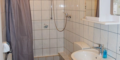 Monteurwohnung - Kühlschrank - Witten - Badezimmer, HomeRent Unterkunft in Hagen - HomeRent in Hagen