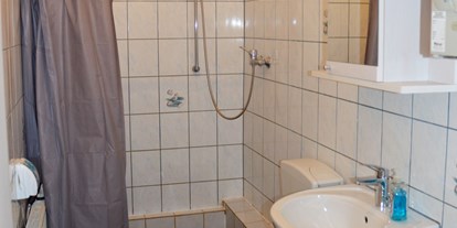 Monteurwohnung - Küche: eigene Küche - Hagen Haspe - Badezimmer, HomeRent Unterkunft in Hagen - HomeRent in Hagen