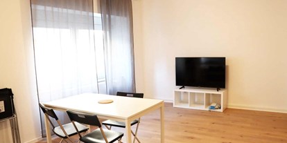 Monteurwohnung - Zimmertyp: Doppelzimmer - Haan - Essbereich, HomeRent Unterkunft in Wuppertal - HomeRent in Wuppertal