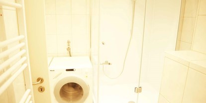 Monteurwohnung - Waschmaschine - PLZ 58456 (Deutschland) - Badezimmer, HomeRent Unterkunft in Wuppertal - HomeRent in Wuppertal