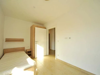 Monteurwohnung - Zimmertyp: Einzelzimmer - PLZ 01326 (Deutschland) - 90+ Monteurzimmer in Dresden, Einzelbetten, Parkplätze, WIFI, Küchen