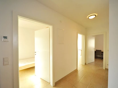 Monteurwohnung - Badezimmer: eigenes Bad - Sachsen - 90+ Monteurzimmer in Dresden, Einzelbetten, Parkplätze, WIFI, Küchen
