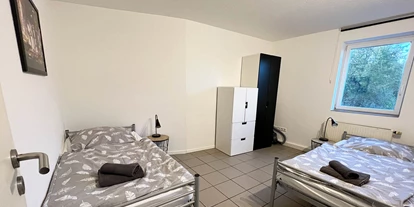 Monteurwohnung - Kühlschrank - PLZ 53881 (Deutschland) - Schlafzimmer, HomeRent Unterkunft in Mechernich - HomeRent in Mechernich