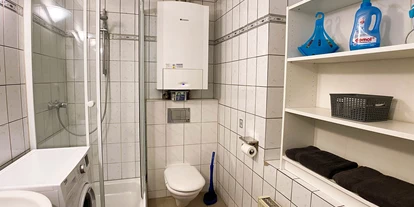 Monteurwohnung - Kühlschrank - PLZ 53881 (Deutschland) - Badezimmer, HomeRent Unterkunft in Mechernich - HomeRent in Mechernich