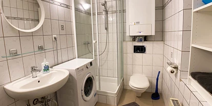 Monteurwohnung - Kühlschrank - PLZ 53881 (Deutschland) - Badezimmer, HomeRent Unterkunft in Mechernich - HomeRent in Mechernich