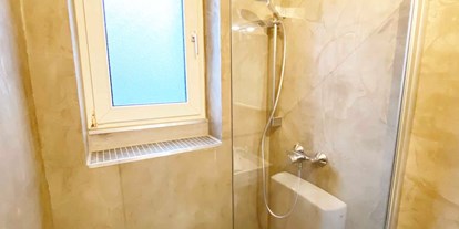 Monteurwohnung - Zimmertyp: Doppelzimmer - Ratingen - Badezimmer, HomeRent Unterkunft in Neuss - HomeRent in Neuss