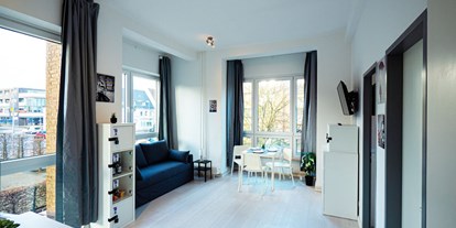 Monteurwohnung - Einzelbetten - PLZ 22846 (Deutschland) - Wohn-/Schlafzimmer, HomeRent Unterkunft in Ahrensburg - HomeRent in Ahrensburg