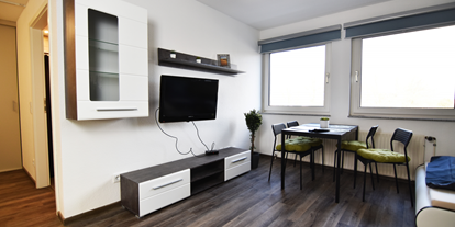 Monteurwohnung - Zimmertyp: Doppelzimmer - PLZ 42103 (Deutschland) - Wohn-/Schlafzimmer, HomeRent Unterkunft in Solingen - HomeRent in Solingen