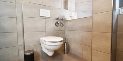 Monteurwohnung - Badezimmer: eigenes Bad - PLZ 51519 (Deutschland) - Badezimmer, HomeRent Unterkunft in Solingen - HomeRent in Solingen