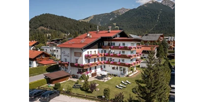 Monteurwohnung - Bettwäsche: Bettwäsche inklusive - PLZ 6100 (Österreich) - Hotel Aussenansicht - Hotel Schönegg Seefeld