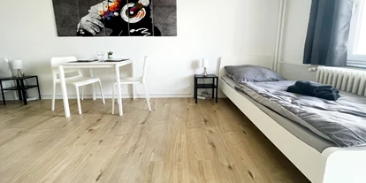 Monteurwohnung - Zimmertyp: Doppelzimmer - PLZ 24638 (Deutschland) - Schlafzimmer, HomeRent Unterkunft in Trappenkamp - HomeRent in Trappenkamp