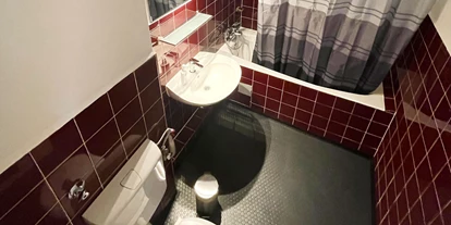 Monteurwohnung - Badezimmer: eigenes Bad - PLZ 24620 (Deutschland) - Badezimmer, HomeRent Unterkunft in Trappenkamp - HomeRent in Trappenkamp
