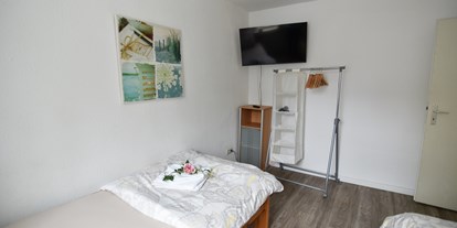 Monteurwohnung - Badezimmer: eigenes Bad - Overath - Schlafzimmer, HomeRent Unterkunft in Troisdorf - HomeRent in Troisdorf
