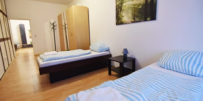 Monteurwohnung - Kühlschrank - PLZ 53879 (Deutschland) - Schlafzimmer, HomeRent Unterkunft in Satzvey - HomeRent in Satzvey
