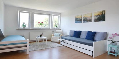 Monteurwohnung - Zimmertyp: Doppelzimmer - PLZ 42651 (Deutschland) - Wohn-/Schlafzimmer, HomeRent Unterkunft in Wermelskirchen - HomeRent in Wermelskirchen