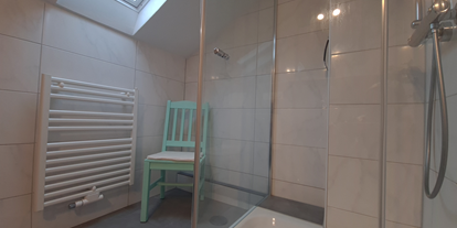 Monteurwohnung - Badezimmer: eigenes Bad - Overath - Badezimmer, HomeRent Unterkunft in Wermelskirchen - HomeRent in Wermelskirchen