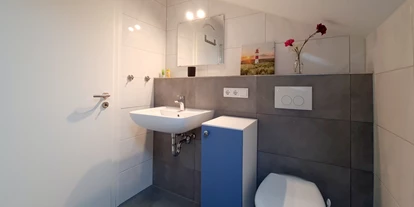 Monteurwohnung - Badezimmer: eigenes Bad - PLZ 51519 (Deutschland) - Badezimmer, HomeRent Unterkunft in Wermelskirchen - HomeRent in Wermelskirchen