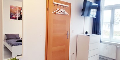 Monteurwohnung - Badezimmer: eigenes Bad - PLZ 23966 (Deutschland) - Schlafzimmer, HomeRent Unterkunft in Wismar - HomeRent in Wismar