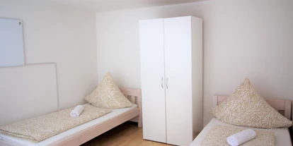Monteurwohnung - Kühlschrank - PLZ 53879 (Deutschland) - Schlafzimmer, HomeRent Unterkunft in Zülpich  - HomeRent in Zülpich