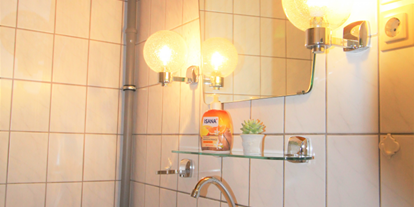 Monteurwohnung - Bettwäsche: Bettwäsche inklusive - Vettweiß - Badezimmer, HomeRent Unterkunft in Zülpich  - HomeRent in Zülpich
