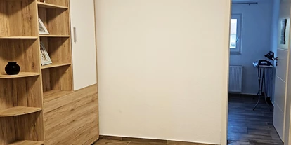 Monteurwohnung - Zimmertyp: Doppelzimmer - Schwetzingen - Schrankbereich, HomeRent Unterkunft in Mannheim - HomeRent in Mannheim 