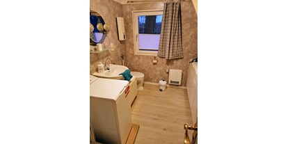 Monteurwohnung - Zimmertyp: Einzelzimmer - PLZ 32832 (Deutschland) - Badezimmer - Haus "Meise" - Nurdachhaus für 3 Personen.