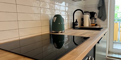 Monteurwohnung - Badezimmer: eigenes Bad - Pattensen - Küche mit allem PiPaPo - Hangout Hannover