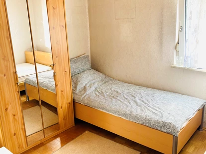 Monteurwohnung - Kühlschrank - Gondelsheim - Doppelzimmer Vorderhaus - Monteur-Wohnungen KA