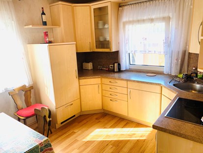 Monteurwohnung - Einzelbetten - PLZ 76189 (Deutschland) - Küche Voderhaus - Monteur- Wohnungen KA