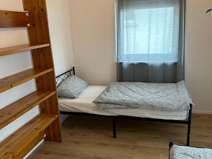 Monteurwohnung - Zimmertyp: Doppelzimmer - PLZ 75172 (Deutschland) - Zimmer Hinterhaus - Monteur-Wohnungen KA