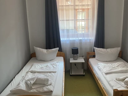 Monteurwohnung - Bettwäsche: Bettwäsche inklusive - PLZ 30629 (Deutschland) - Ein Doppelzimmer 
 - Haus mit großer Terrasse