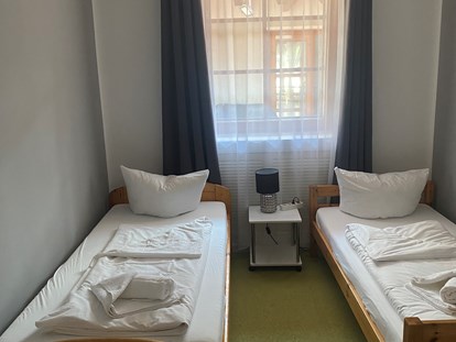 Monteurwohnung - Zimmertyp: Doppelzimmer - Hannover Stöcken - Ein Doppelzimmer 
 - Haus mit großer Terrasse