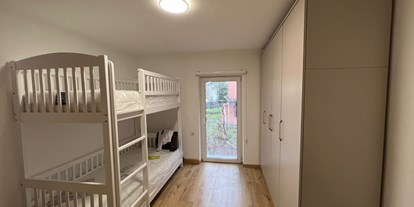 Monteurwohnung - Einzelbetten - PLZ 97294 (Deutschland) - Doppelzimmer mit Etagenbett - Gemütliche Monteurzimmer in Unterdürrbach