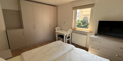 Monteurwohnung - Zimmertyp: Einzelzimmer - Franken - Doppelzimmer mit Doppelbett - Gemütliche Monteurzimmer in Würzburg