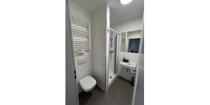 Monteurwohnung - Badezimmer: eigenes Bad - Calden - Bad - Stillvolle Apartments am Park-Schönfeld