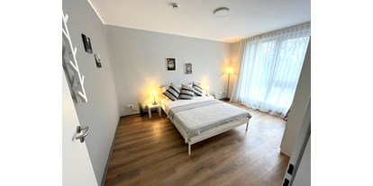 Monteurwohnung - WLAN - PLZ 34376 (Deutschland) - Schlafzimmer 1 - Stillvolle Apartments am Park-Schönfeld, inkl. WLAN 
