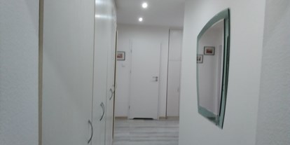 Monteurwohnung - Kühlschrank - Polen - Eingang - Monteurzimmer Domotel TM LUX