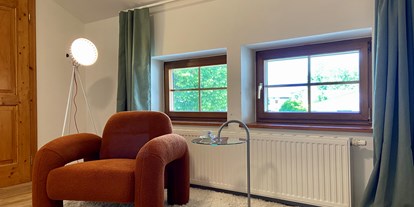 Monteurwohnung - Zimmertyp: Doppelzimmer - Hub (Regau) - Zimmer 2 - Bäckerhaus - Großzügige Wohnung mit Pool und Garten