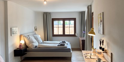 Monteurwohnung - Zimmertyp: Doppelzimmer - Schmitzberg (Pennewang) - Zimmer 4 - Bäckerhaus - Großzügige Wohnung mit Pool und Garten