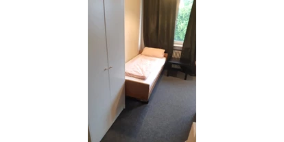 Monteurwohnung - Bettwäsche: Bettwäsche inklusive - Söhrewald - Schlafzimmer  - Economy Apartments