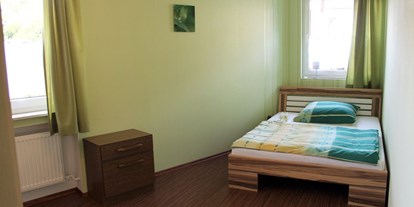 Monteurwohnung - Badezimmer: Gemeinschaftsbad - Friedewald (Hersfeld-Rotenburg) - EZ mit Dusche und WC auf dem Zimmer - Pension NentersHaus