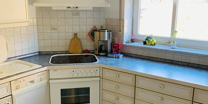 Monteurwohnung - Zimmertyp: Mehrbettzimmer - PLZ 86163 (Deutschland) - Küche mit Backofen und Abzughaube - Klein Venedig 